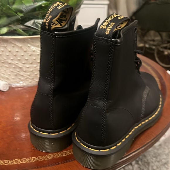 DR. MARTENS
DR. MARTENS BOOT 1460 VINTAGE UNISEX - Picture 10 of 13